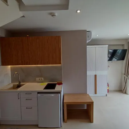 Theros Summer 1 Nyaraló *